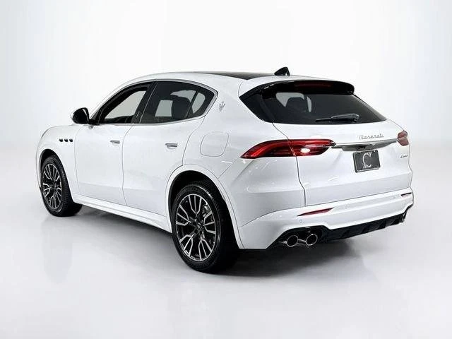 2025 Maserati Grecale - Image 3 of 20