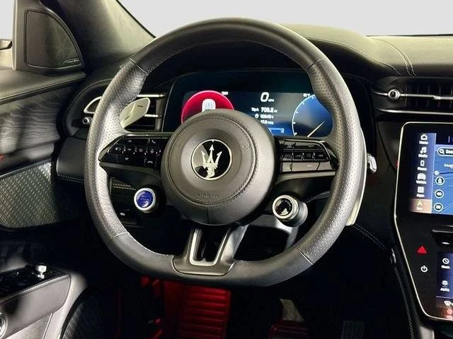 2025 Maserati Grecale - Image 10 of 20