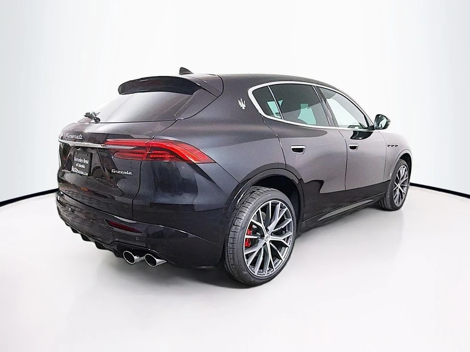 2025 Maserati Grecale - Image 7 of 12
