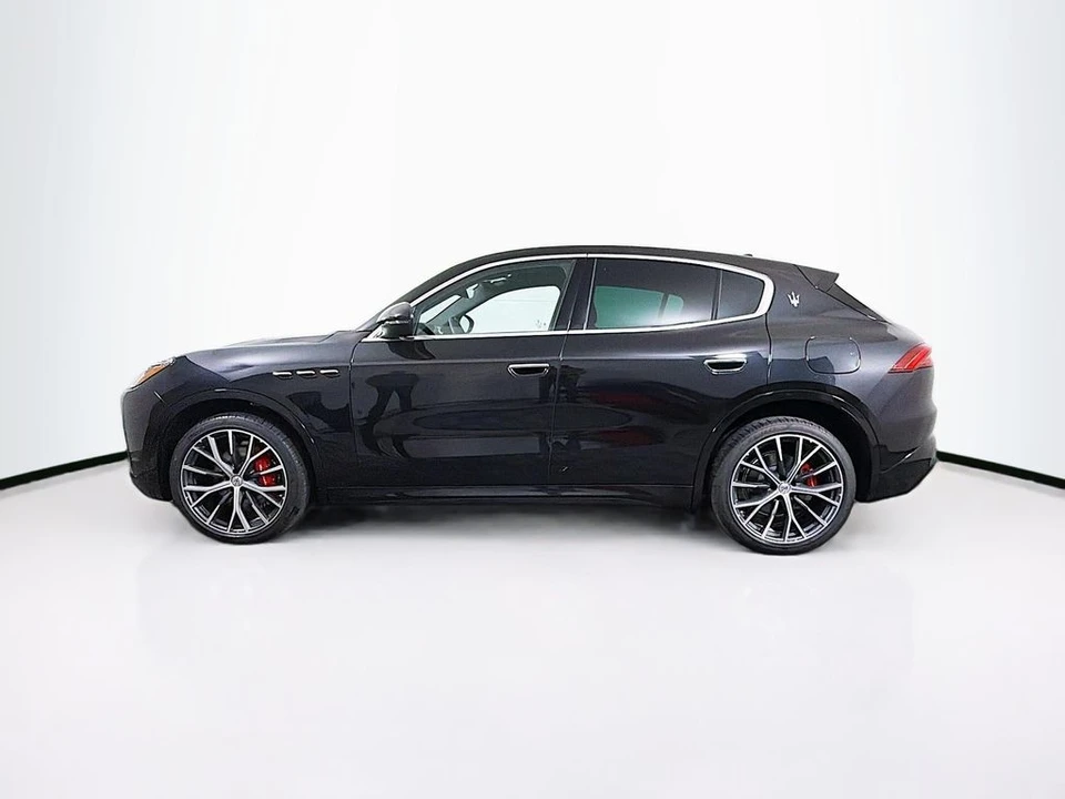 2025 Maserati Grecale - Image 4 of 31
