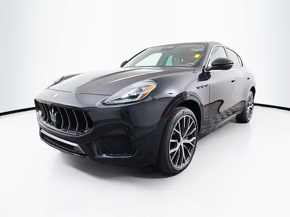 2025 Maserati Grecale - Image 3 of 12