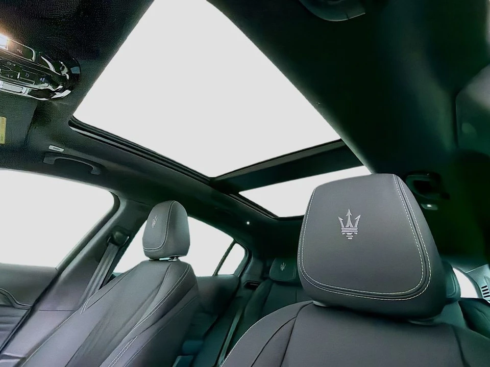 2025 Maserati Grecale - Image 15 of 31