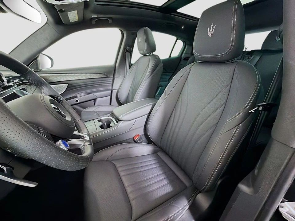 2025 Maserati Grecale - Image 12 of 12