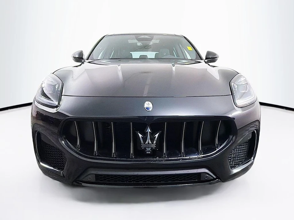 2025 Maserati Grecale - Image 2 of 31