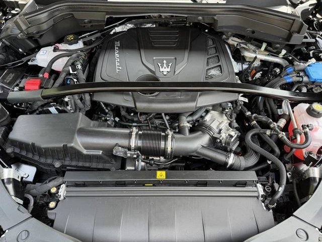 2025 Maserati Grecale - Image 11 of 21