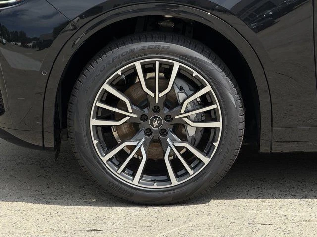 2025 Maserati Grecale - Image 12 of 21
