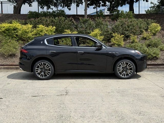 2025 Maserati Grecale - Image 2 of 21