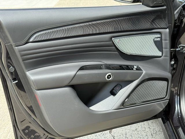 2025 Maserati Grecale - Image 13 of 21