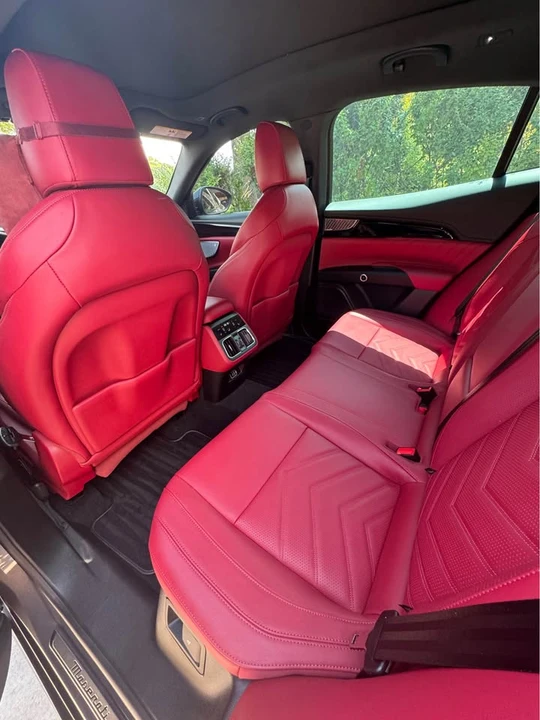 2025 Maserati Grecale - Image 13 of 17