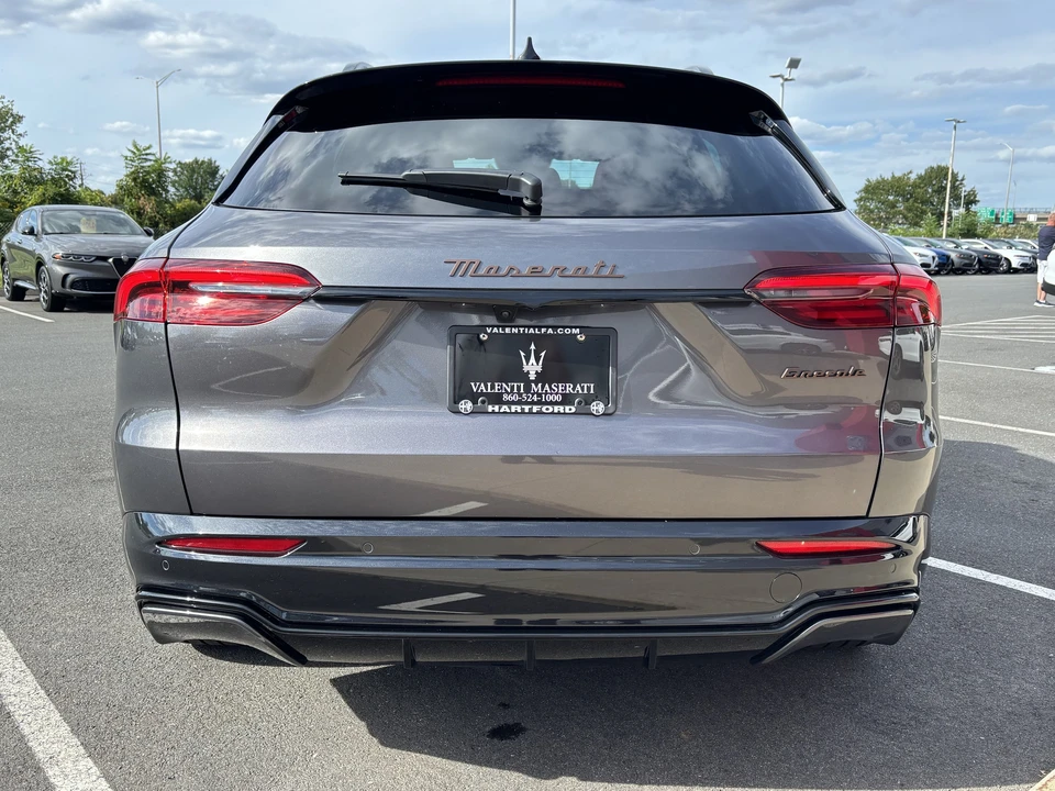 2025 Maserati Grecale - Image 6 of 31