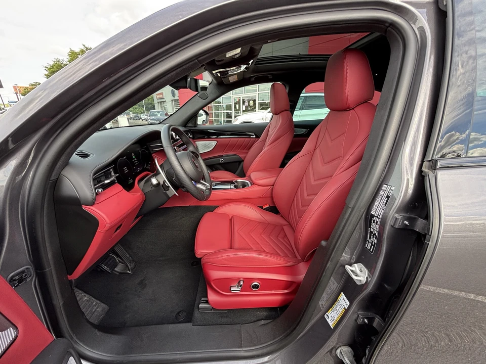 2025 Maserati Grecale - Image 29 of 31