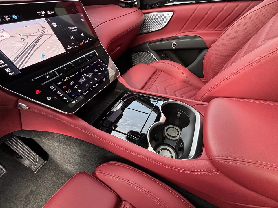 2025 Maserati Grecale - Image 23 of 31