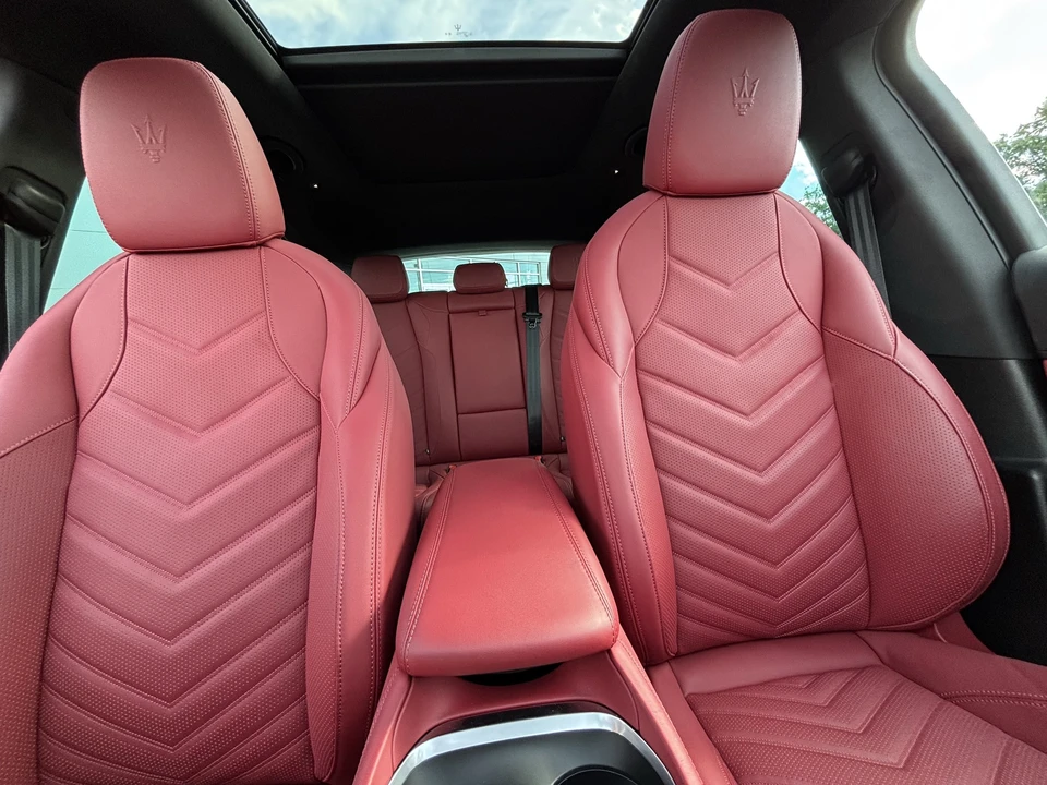 2025 Maserati Grecale - Image 28 of 31