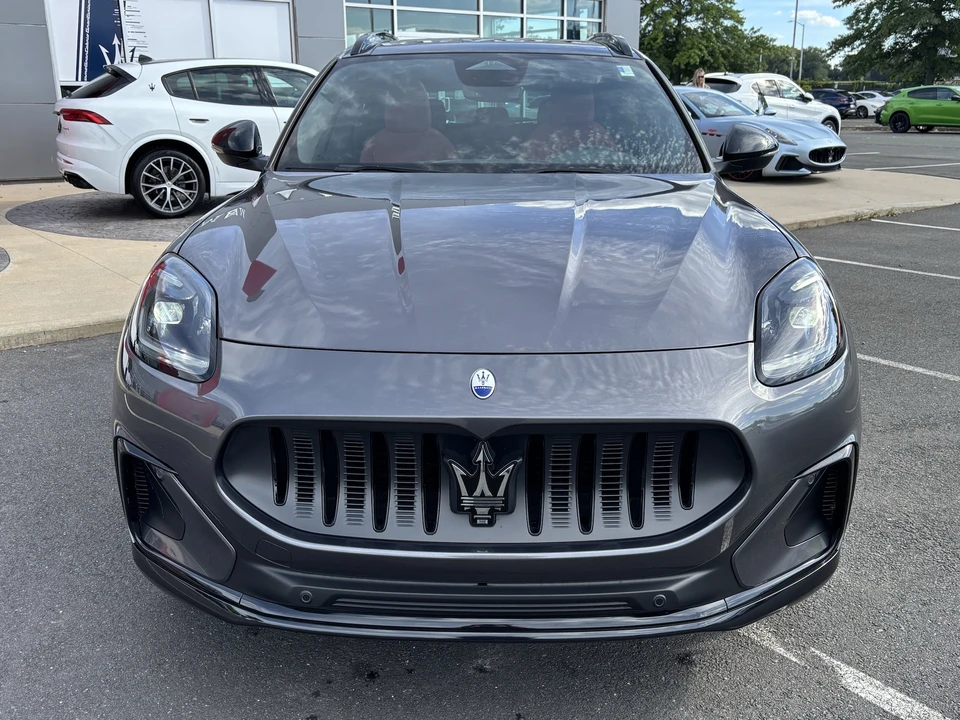 2025 Maserati Grecale - Image 9 of 31