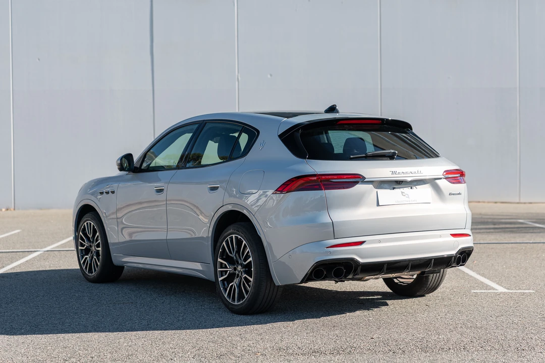 2025 Maserati Grecale - Image 12 of 31