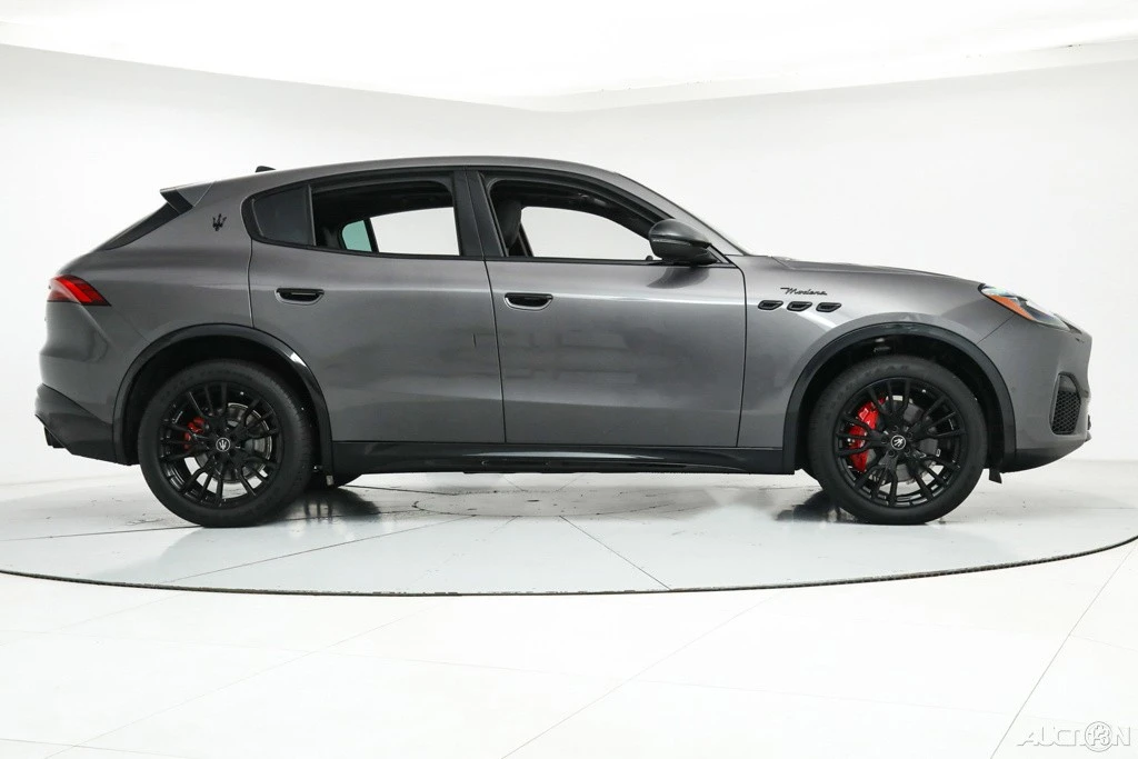 2025 Maserati Grecale - Image 6 of 20