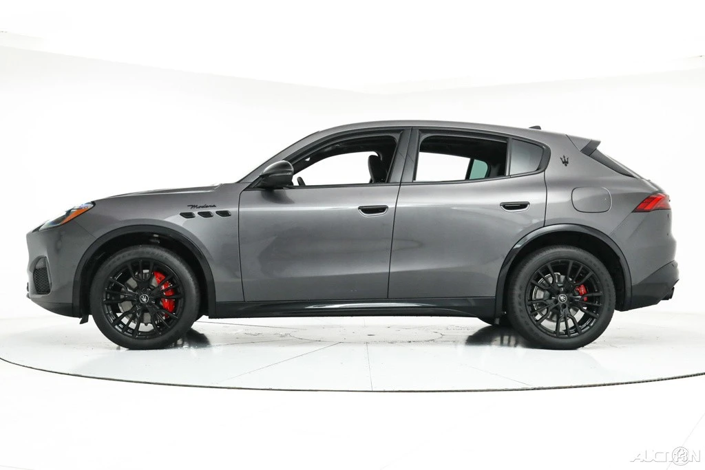 2025 Maserati Grecale - Image 2 of 20