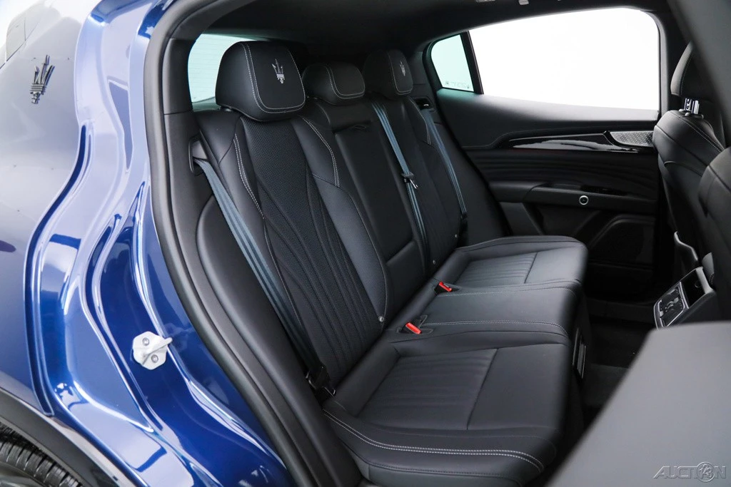 2025 Maserati Grecale - Image 12 of 18