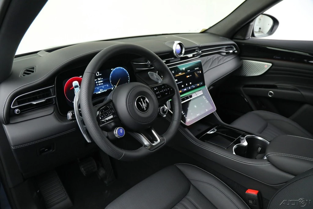 2025 Maserati Grecale - Image 16 of 18