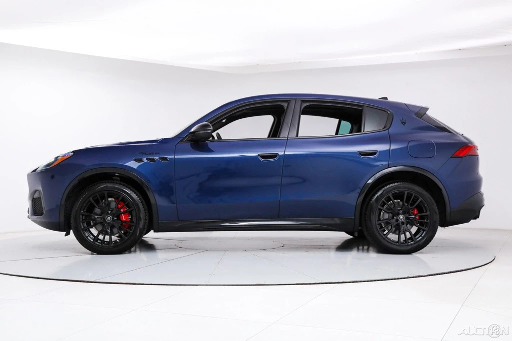 2025 Maserati Grecale - Image 2 of 18