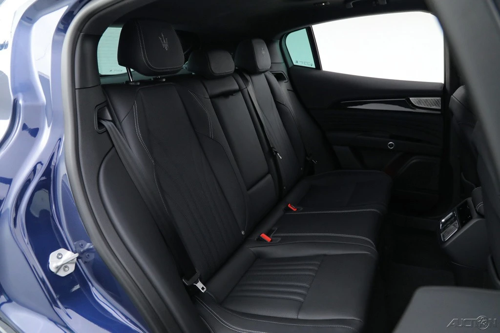 2025 Maserati Grecale - Image 14 of 18