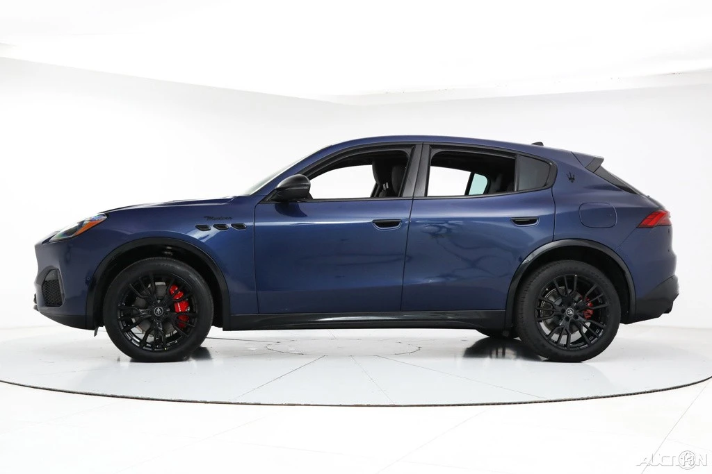 2025 Maserati Grecale - Image 2 of 18