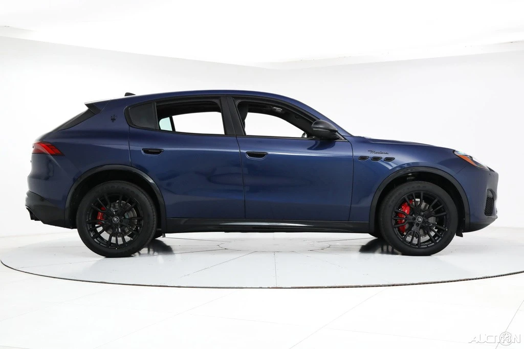 2025 Maserati Grecale - Image 7 of 18