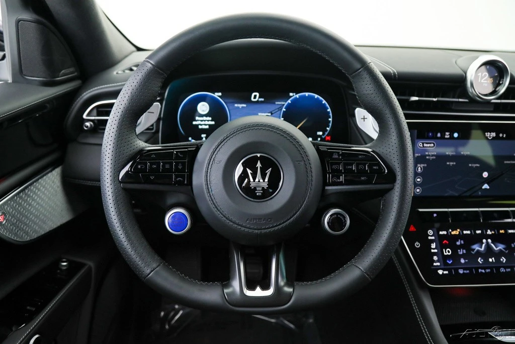2025 Maserati Grecale - Image 15 of 18