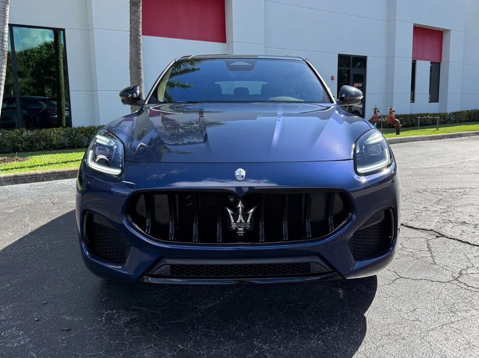 2025 Maserati Grecale - Image 13 of 21