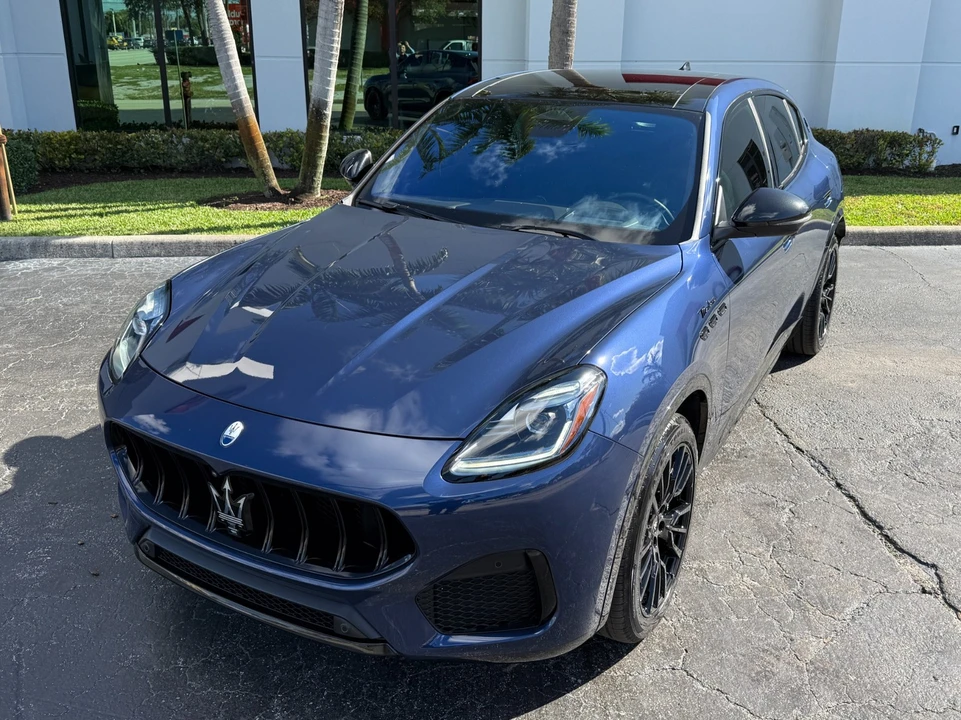 2025 Maserati Grecale - Image 10 of 21