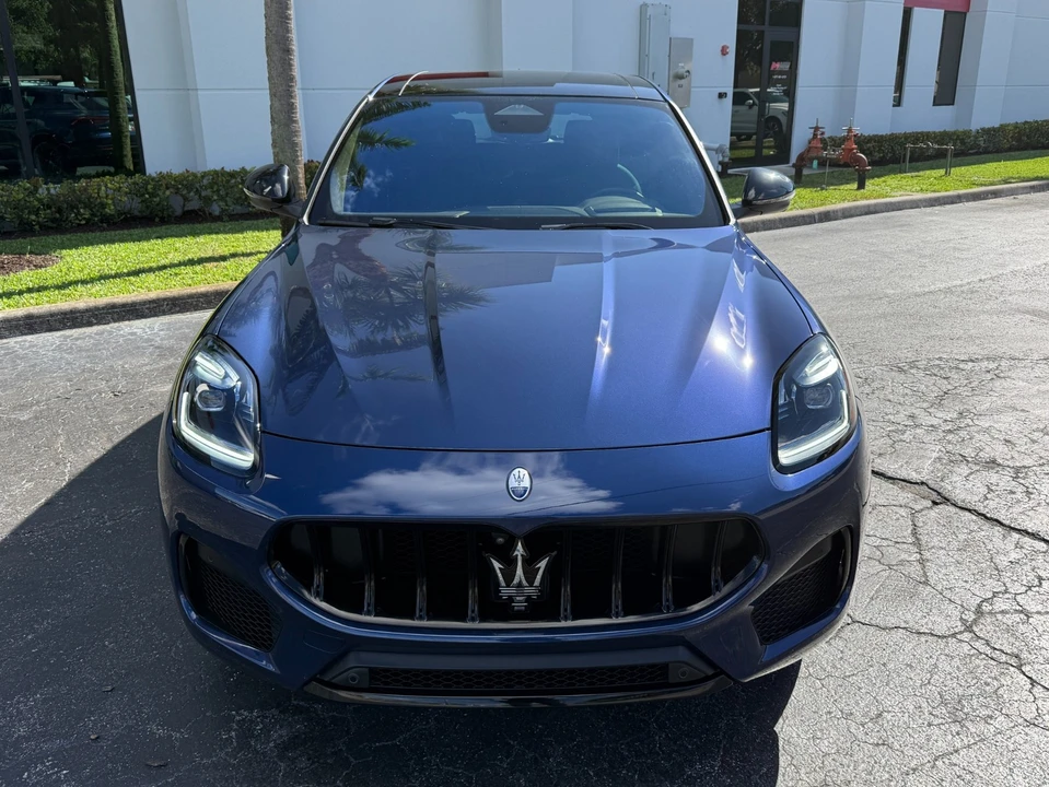2025 Maserati Grecale - Image 12 of 21