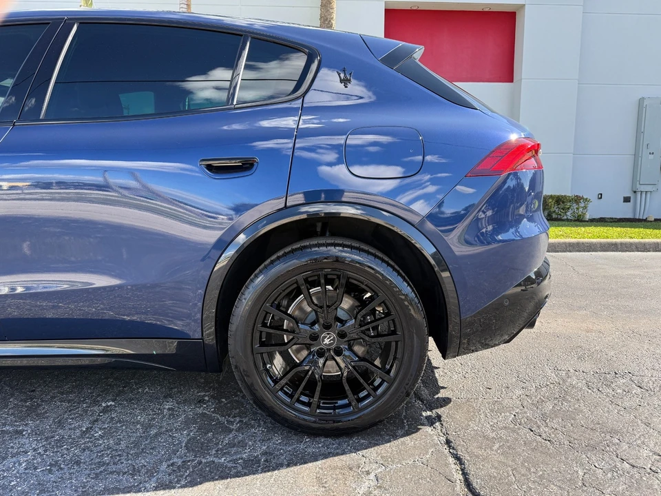 2025 Maserati Grecale - Image 15 of 21