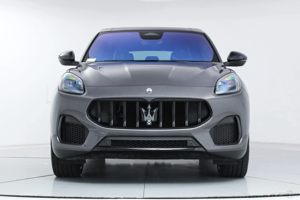 2025 Maserati Grecale - Image 8 of 21