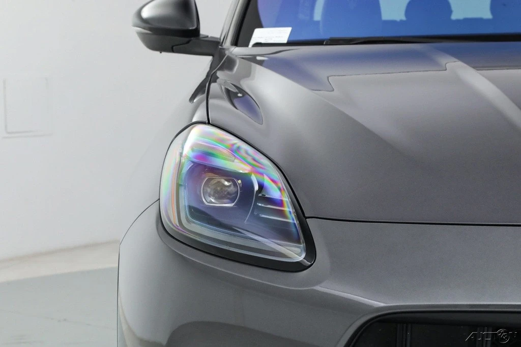 2025 Maserati Grecale - Image 10 of 21