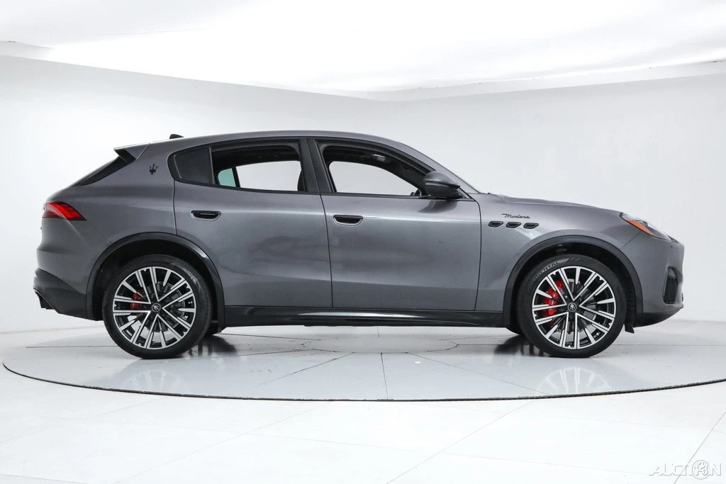 2025 Maserati Grecale - Image 6 of 21
