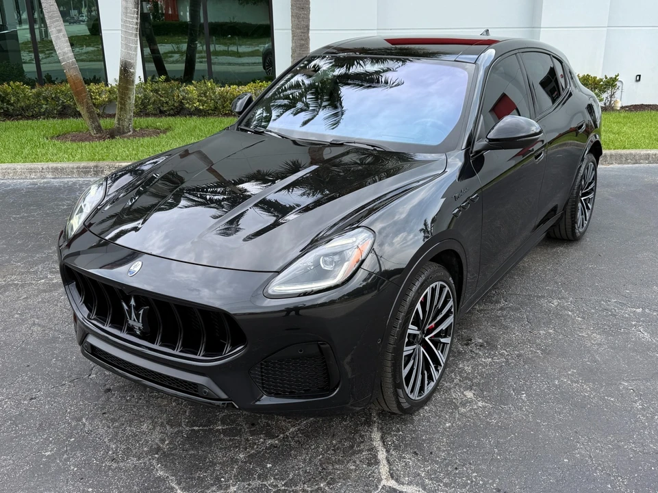2025 Maserati Grecale - Image 8 of 31