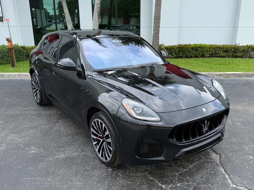 2025 Maserati Grecale - Image 6 of 31