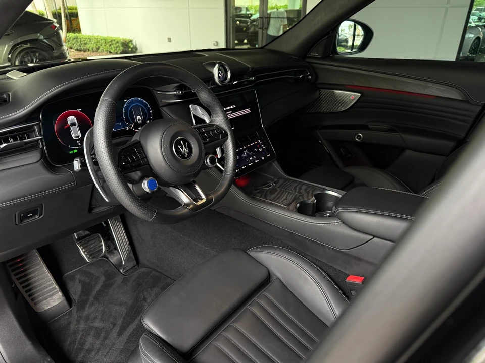 2025 Maserati Grecale - Image 29 of 31