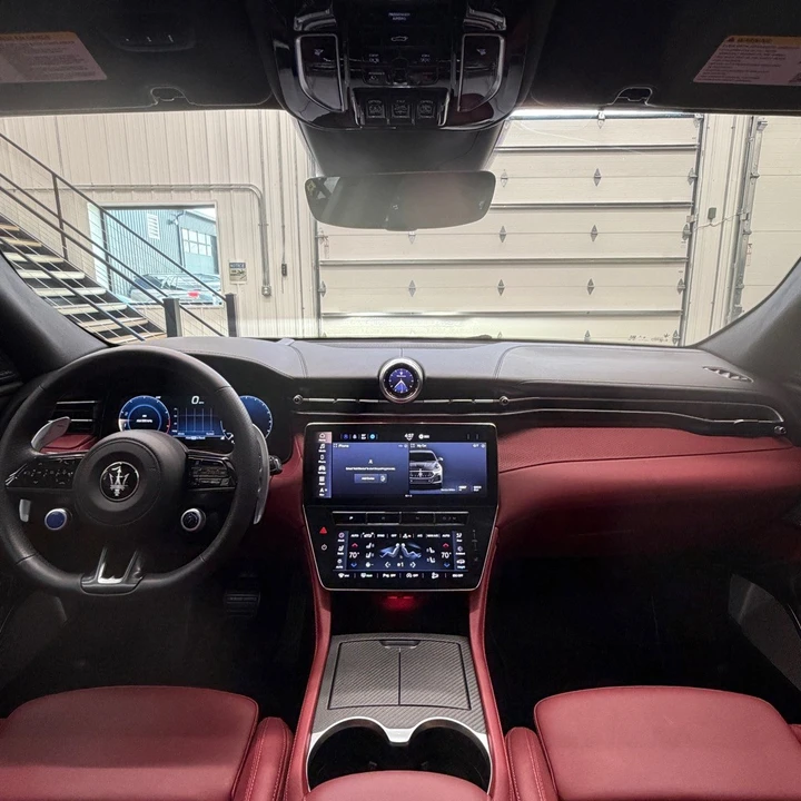 2025 Maserati Grecale - Image 10 of 26
