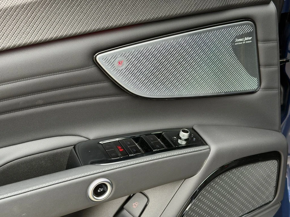 2025 Maserati Grecale - Image 13 of 21