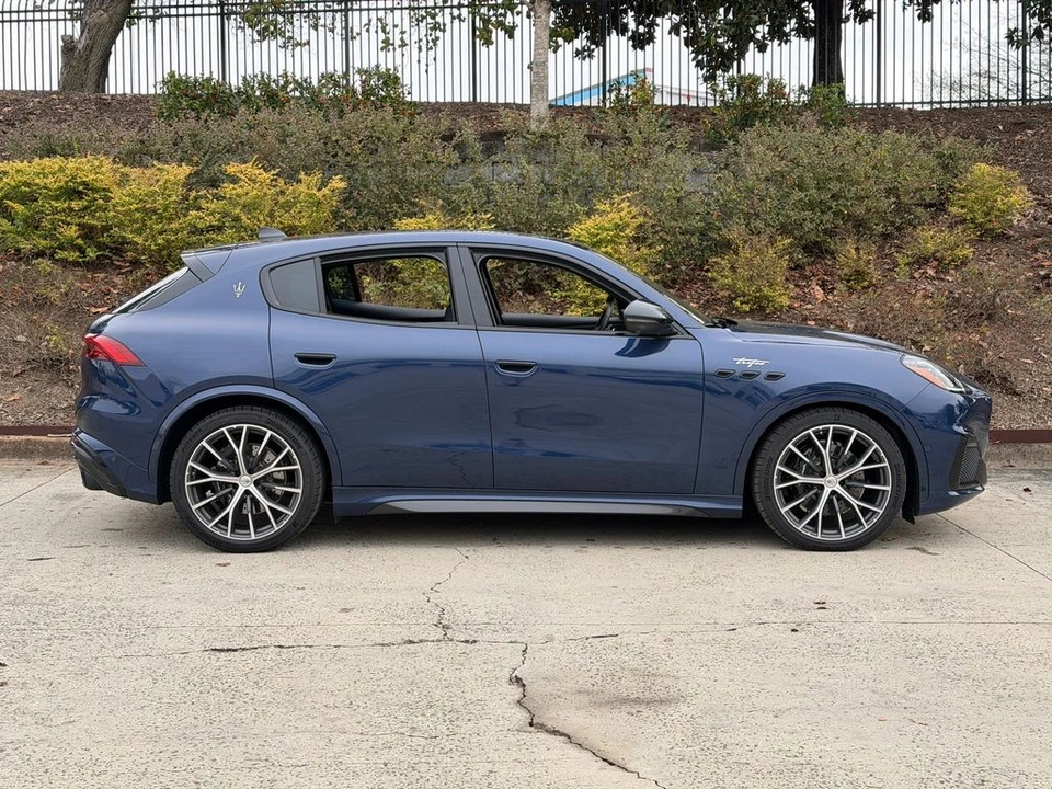2025 Maserati Grecale - Image 2 of 21