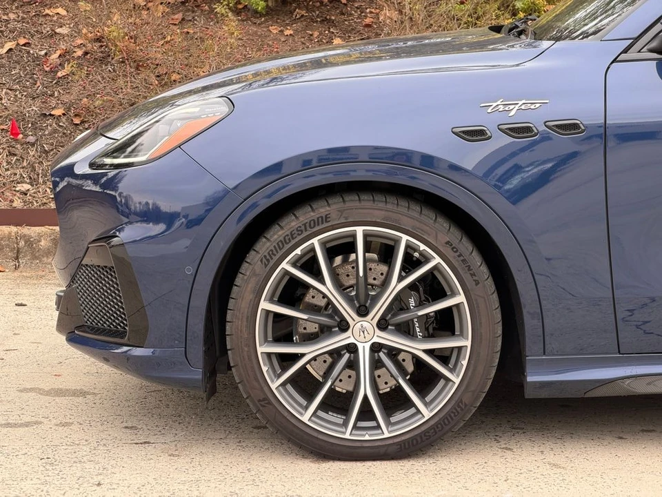 2025 Maserati Grecale - Image 11 of 21