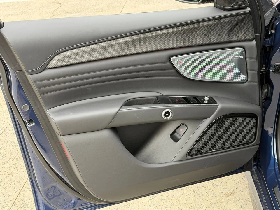 2025 Maserati Grecale - Image 12 of 21