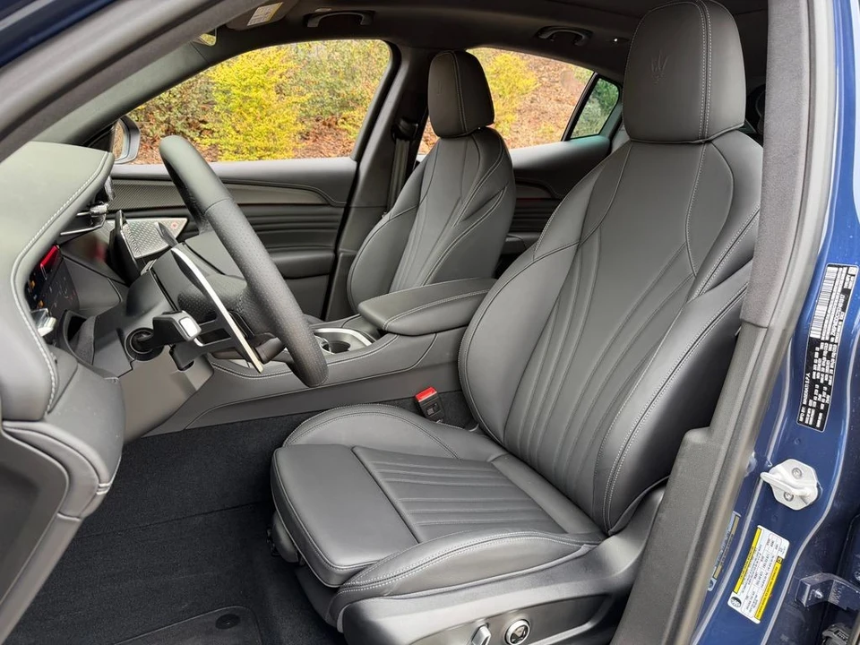 2025 Maserati Grecale - Image 15 of 21