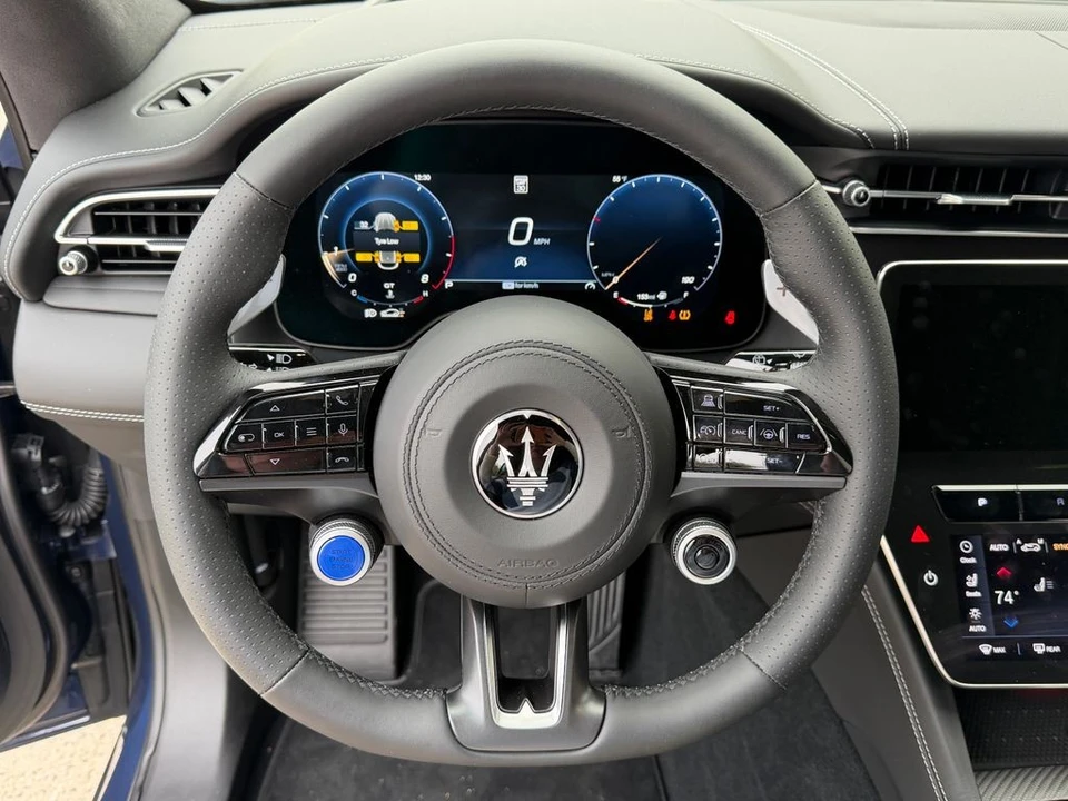 2025 Maserati Grecale - Image 16 of 21