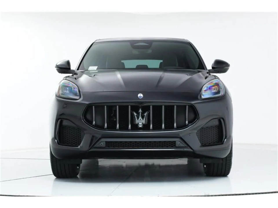 2025 Maserati Grecale - Image 8 of 19