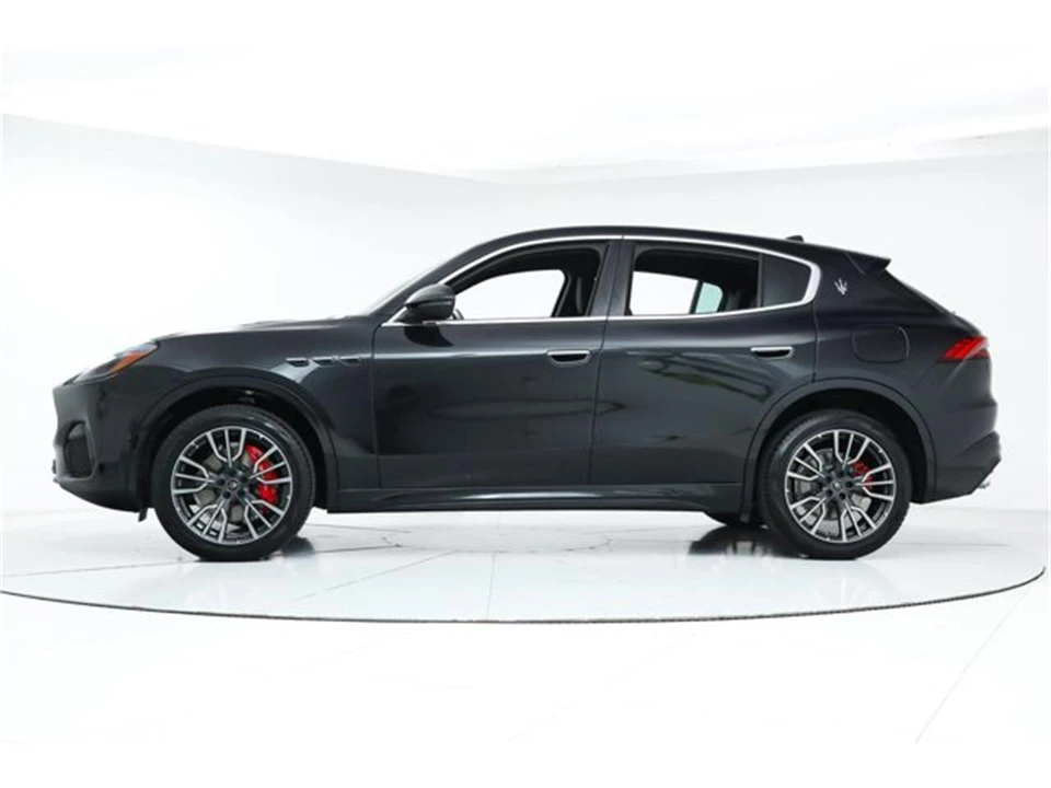 2025 Maserati Grecale - Image 2 of 19