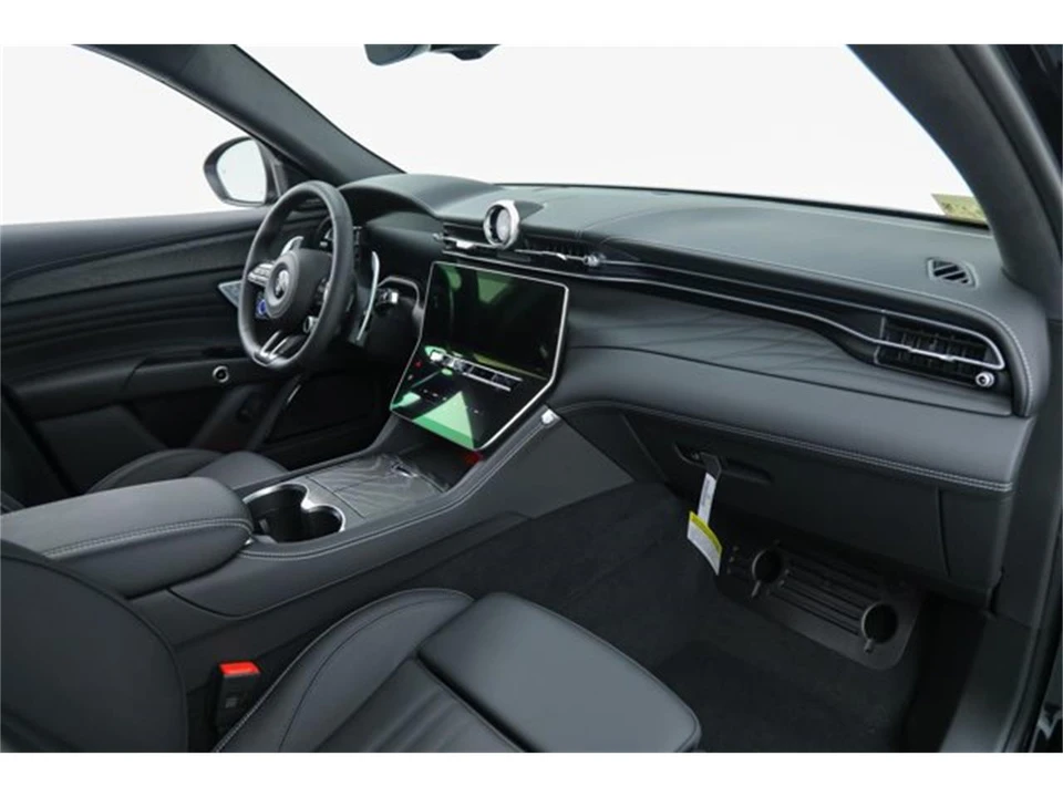 2025 Maserati Grecale - Image 10 of 19