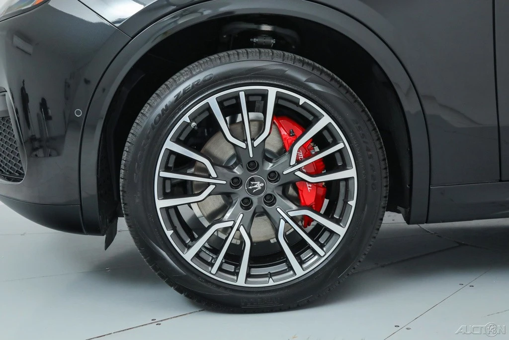 2025 Maserati Grecale - Image 18 of 19