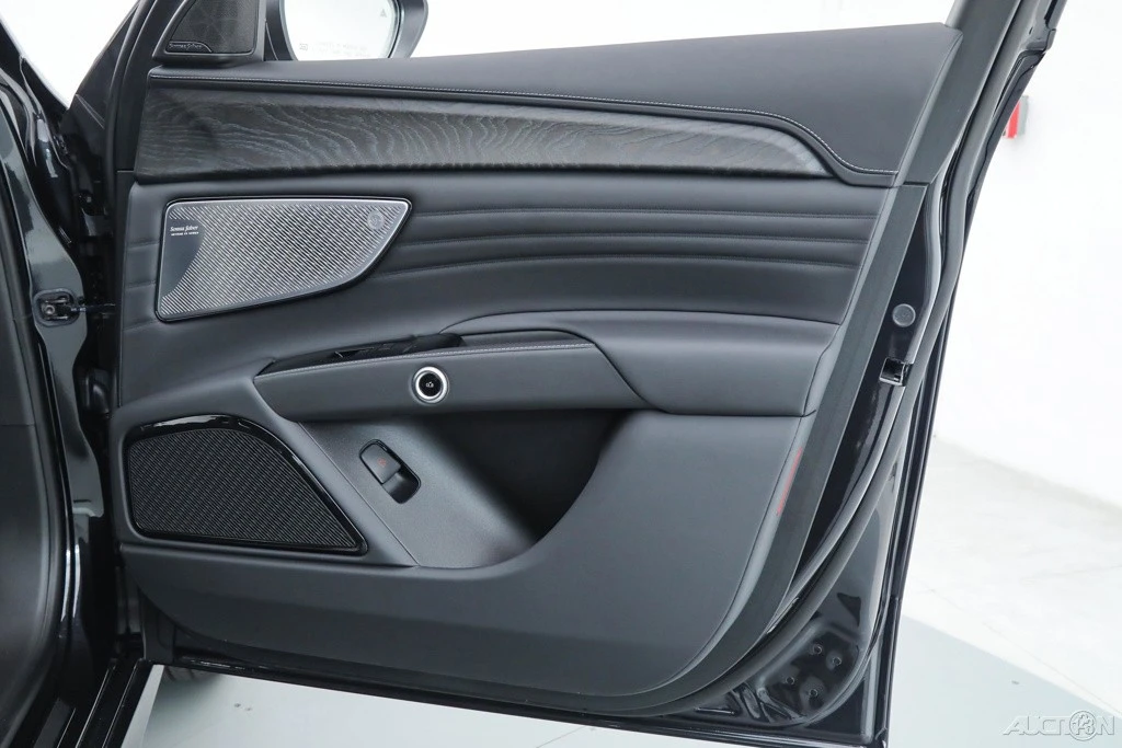 2025 Maserati Grecale - Image 9 of 19